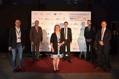 David Depenau, Reinhard Sager, Friederike C. Kühn, Daniel Günther, Heino Knudsen und Claus Christian Claussen (v. lks.).