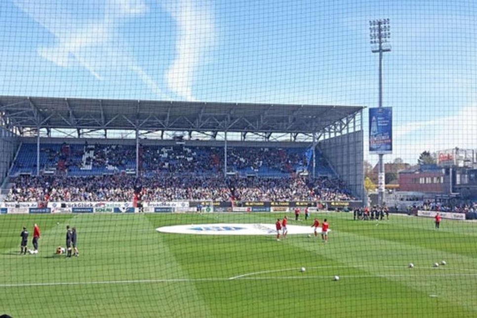 Wird aufgestockt: Das Holstein Stadion am Mühlenweg.