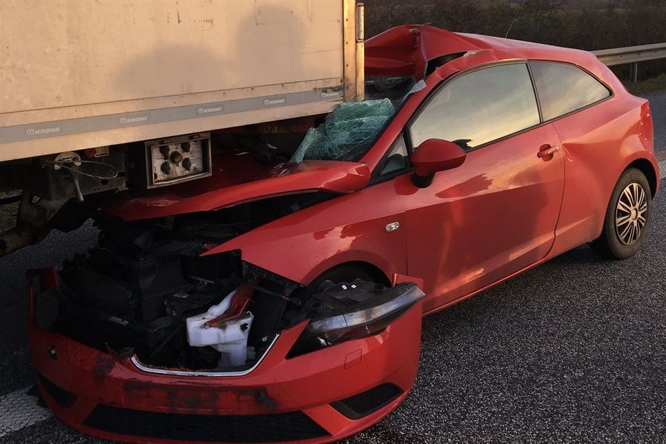 Großes Glück hatte die Pkw-Fahrerin bei diesem Verkehrsunfall.