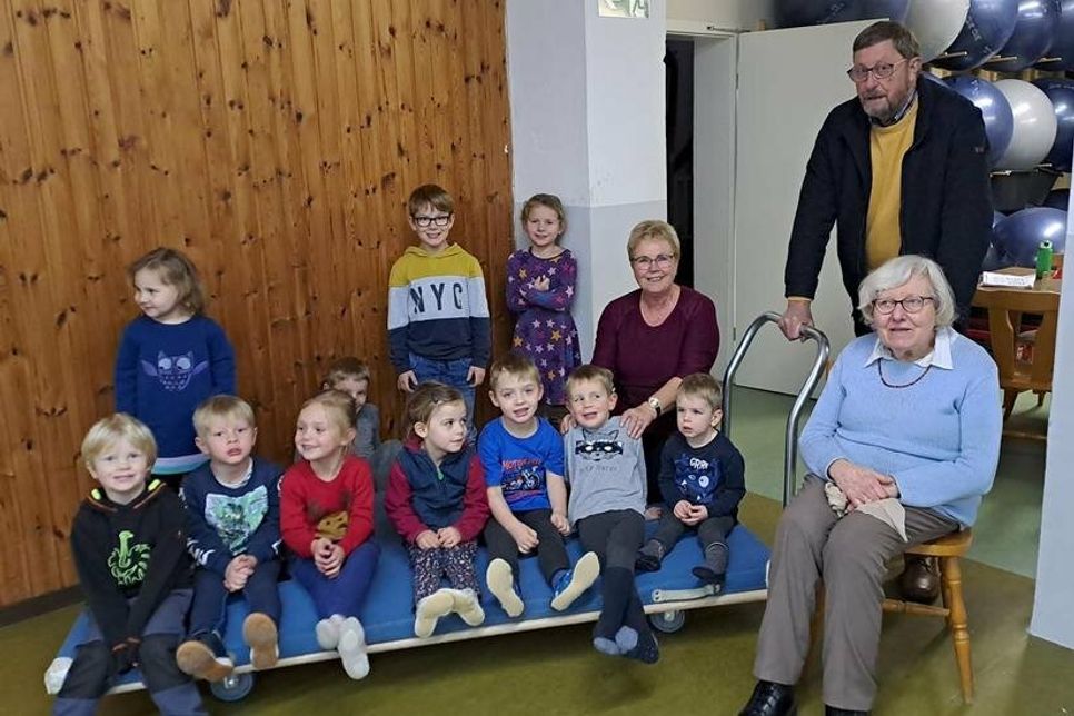 Heinke Nitz (re.) zusammen mit Karen Dora, Joachim Kühl und den Kindern.