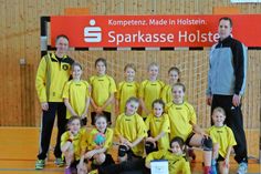 Die Kreismeisterschaft ging erstmals an die Grundschule Neustadt am Steinkamp, die mit folgenden Mädchen spielte: Frida Salokat, Elisabeth Schmidt, Annika Hermes, Kaja Wenzel, Emilia Rauhut, Finja-Joelle Brazier, Anina Heinz, Janne Kropp, Jule Fuchs, Marleen Gosdzinski, Elisabeth Herdt und Lina Mennerich.