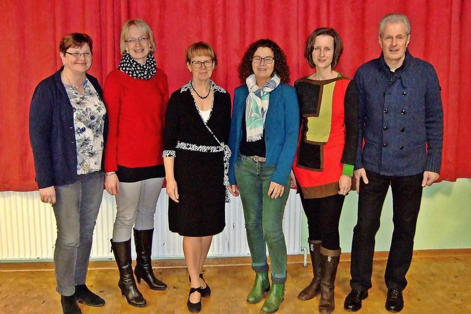 Der neue Gesamtvorstand des NTC: 1. Beisitzerin Heidelore Schütt, Kassenwartin Katja Schönberg, 1. Vorsitzende Harriet Fuy, 2. Vorsitzende Dr. Barutha Dehn-Müller, 2. Beisitzern Dr. Heike Wünnenberg, Schriftführer Manfred Fuy (v. lks.).