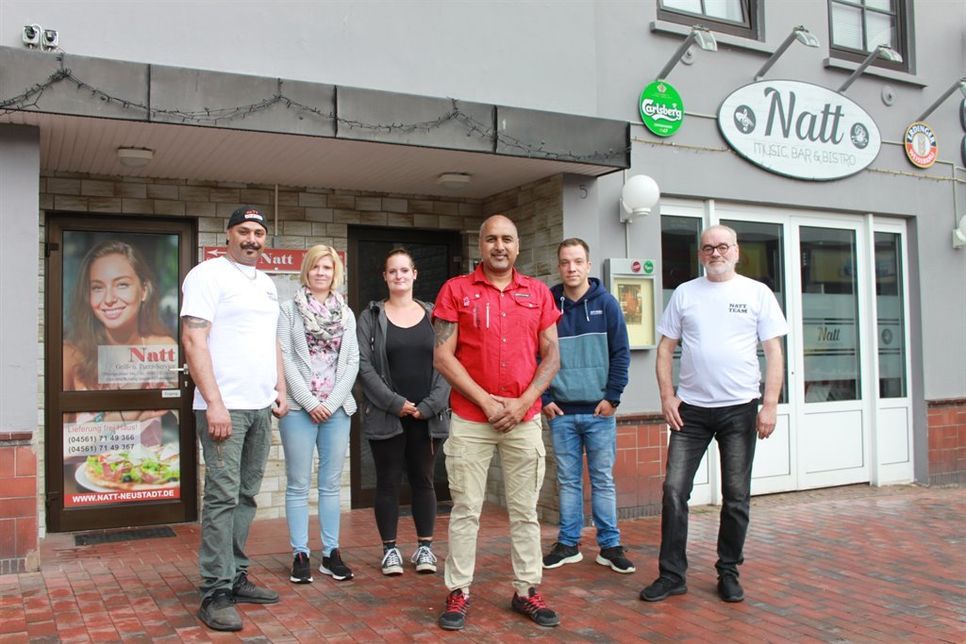 Inhaber Gurjinder Singh (Mi.) mit einem Teil seines Teams.