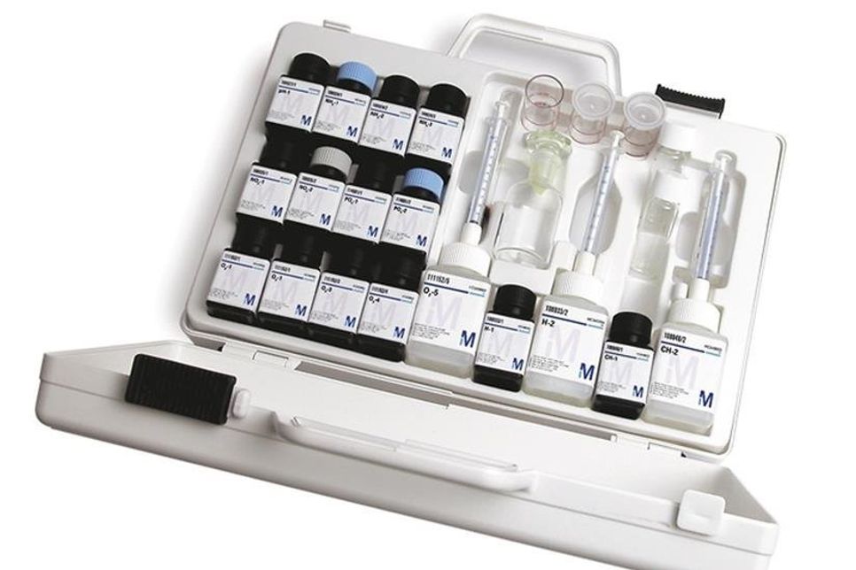 Anglerverein Schönwalde erhält als Sponsoring der Firma Prokon ein Wasserproben-Kompaktlabor.