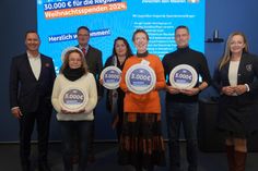 Spendenübergabe mit: Lars Nissen, Peggy Handke (Sozialkaufhaus Lensahn), Matthias Hieber (Kirchengemeinde Süsel), Yvonne Diederich, (Juschka), Irene Hartwig (Seniorenbeirat Grömitz), Sven Burkhardt (ATS Suchthilfezentrum Neustadt) und Anna Wiatrok (v. lks.).