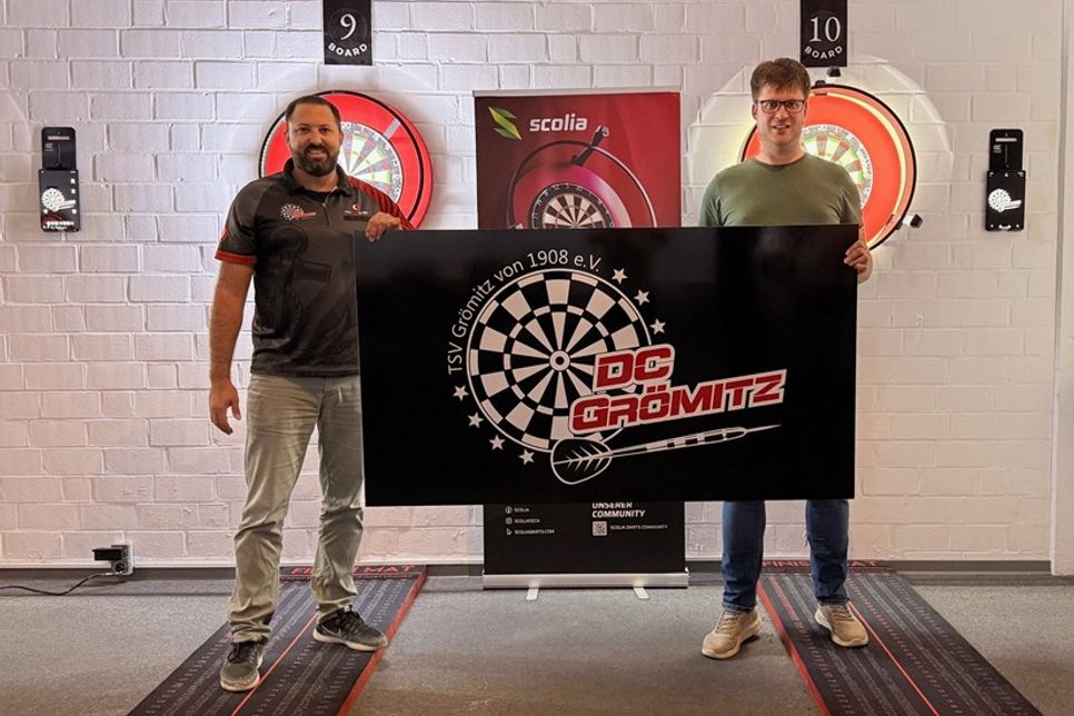 Jan Boldt, Sportwart vom DC Grömitz, (lks.) und Thomas Mauß vom Ankerplatz Tagespflege Grömitz.