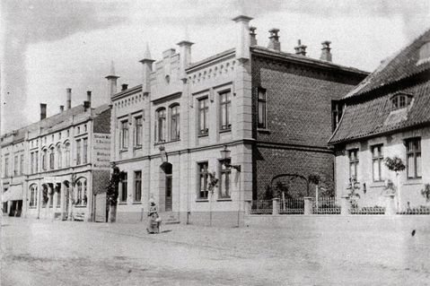 Aus dem Fotoalbum von Watney, Lienaustraße, altes Postamt. (Foto: Archiv Zeittor–Museum)