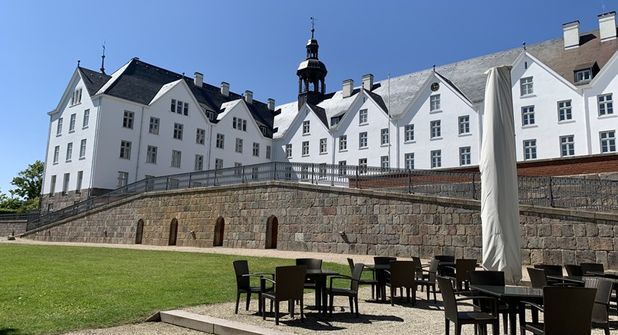 Das Wahrzeichen der Stadt: Das Plöner Schloss.