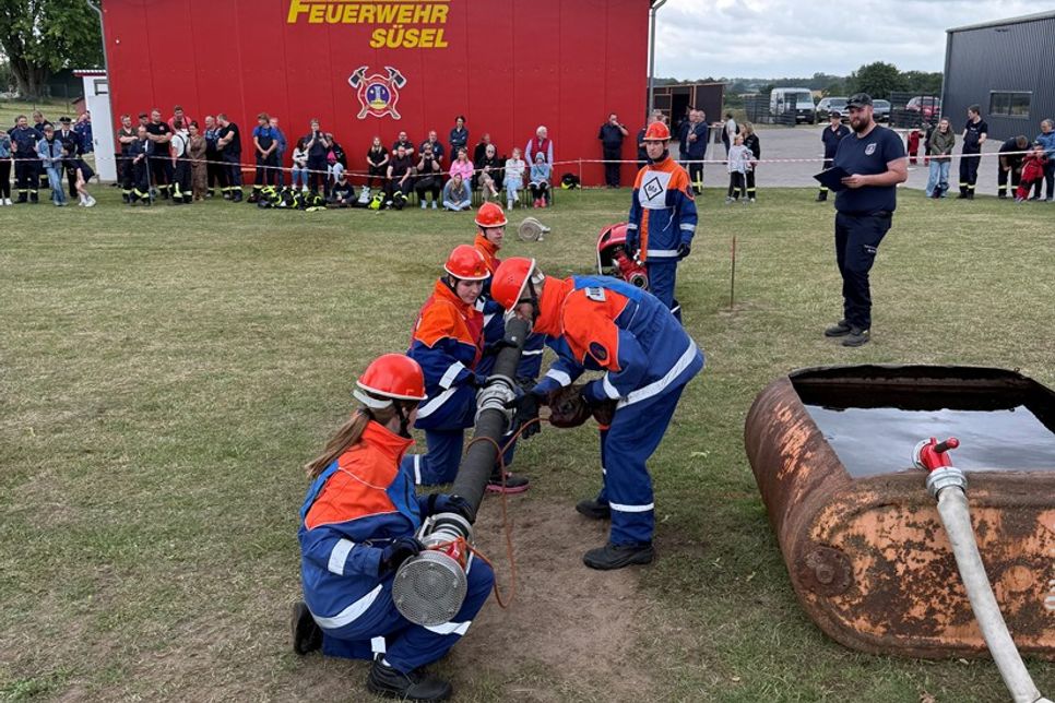 Die Jugendfeuerwehr Süsel beim Wettkampf.