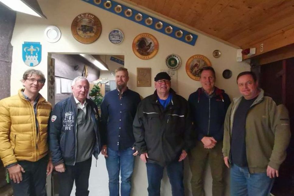 Der Vorstand: 2. Vorsitzender Christian Jeschke, Ehrenmitglied Helmut Wehner, 1. Vorsitzender Patrick Pritschke, Schützenwart Torsten Zoldahn, Kassenwart Jens Böttcher, Schriftführer André Müller (v. lks.)