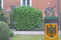 Oberstleutnant Stachowiak war Gastgeber des 1. Standortbiwaks hinter dem Casino und hielt eine informative Begrüßungsrede.