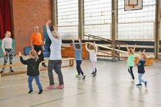 Jede Übungsstunde im BSG-Kinderturnen beginnt mit Bewegungs- und endet mit Ballspielen.