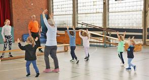 Jede Übungsstunde im BSG-Kinderturnen beginnt mit Bewegungs- und endet mit Ballspielen.