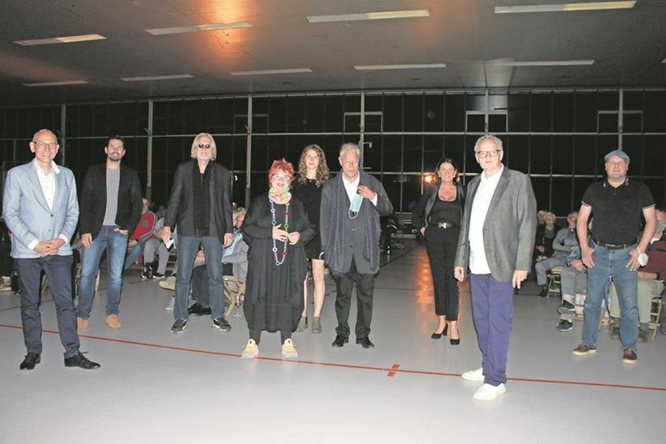 Zu den wohl bekanntesten Promis gehörten Barbara Salesch und Björn Engholm (Mi.).