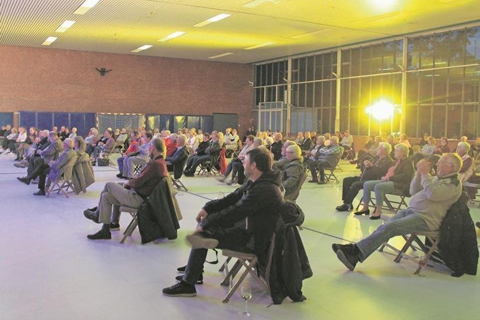 Platz für 170 Personen - die Abstände konnten hervorragend eingehalten werden.