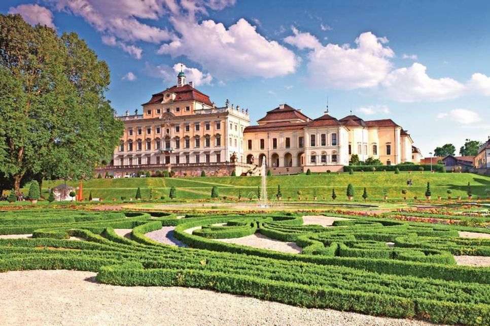 Residenzschloss in Ludwigsburg mit seinem fantastischen Schlossgarten. Foto: santosha57-fotolia.