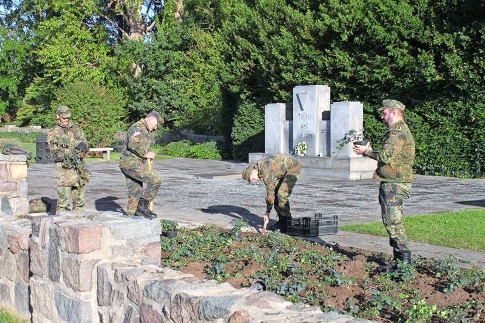 621 Opfer von insgesamt 7.000 Toten sind auf dem Ehrenfriedhof bestattet.
