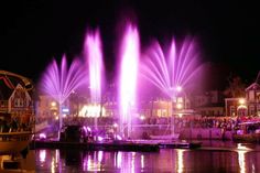Strahlender Abschluss: Bei „Flames of Water“ erstrahlte der Hafen wieder in den schönsten Farben zu imposanter Musik.
