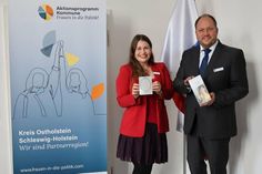 Kreisgleichstellungsbeauftragte Anna-Theresa Boos und Landrat Timo Gaarz werben für das „Aktionsprogramm Kommune - Mehr Frauen in die Politik“. (Foto: Anna-Theresa Boos)