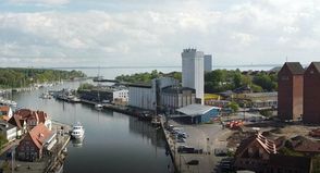 Inzwischen ist schon eine ganze Menge passiert, hier auf dem Foto steht der HaGe-Turm noch. Auf www.der-reporter.de sehen Sie das Video vom Abriss.
