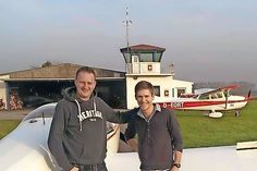 Lars Nindel, 2. Vorsitzender des LSC Condor, wünschte Thilo Scheffler im Namen der Gruber Luftsportler alles Gute und viel Erfolg bei den Wettkämpfen. Foto: privat/hfr