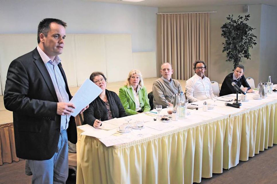 Aktuelles aus der Gemeinde berichtete Bürgermeister Mark Burmeister.