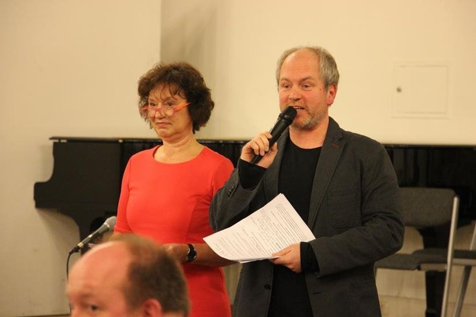 Beatrix Spiegel und Mano Salokat begrüßten über 140 Gäste.