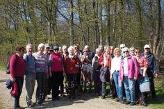 Niendorf. Bei feinstem Frühlingswetter führten die Wanderführer des Wandervereins Ostholstein vor Kurzem durch das Naturschutzgebiet Aalbek-Niederung. Los ging es am Vogelpark in Niendorf. Zunächst lies sich die Wandergruppe den Ostseewind um die Nase pusten, um dann in das geschützte Hinterland abzubiegen. Es ging kreuz und quer durch die „Aalbek-Niederung“, in der seltene Pflanzenarten und eine reiche Kleintierwelt zuhause sind. (red)