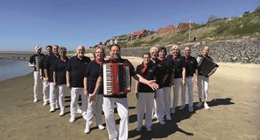Das Akkordeon Orchester Ostseekrabben zeigt in seinem Konzert, wie vielseitig und lebendig das Akkordeon ist.