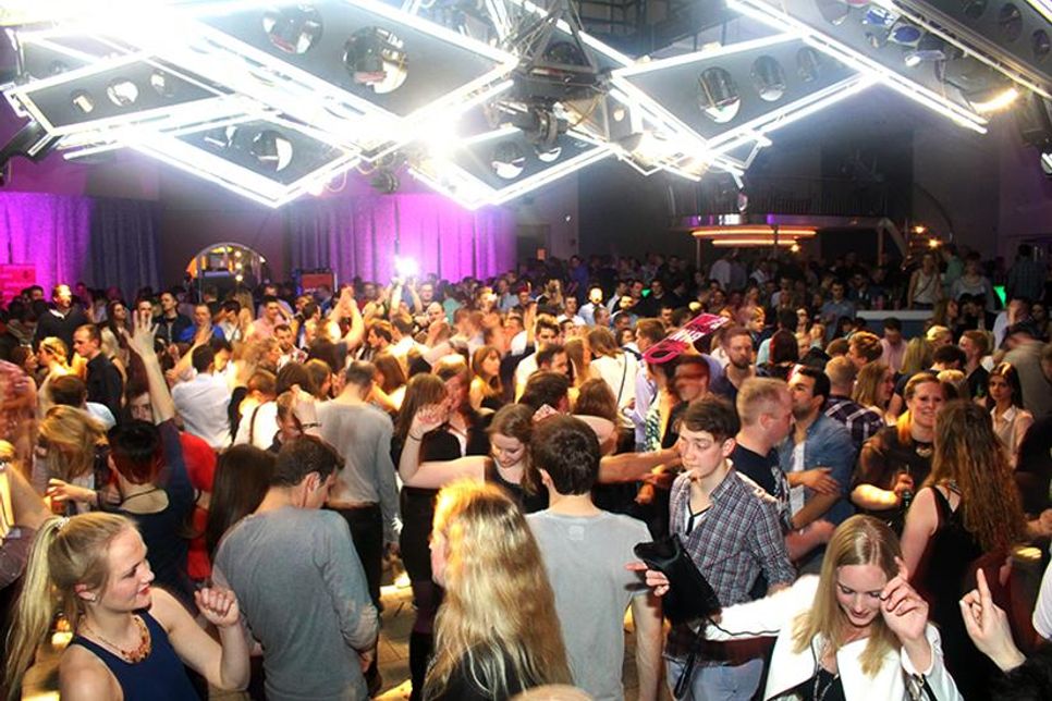 Hier wird der Frühling mit heißen Beats und kühlen Drinks gebührend eingeläutet.