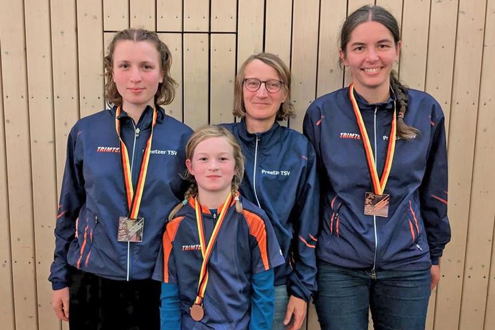Bei der Langdistanz-DM errangen Annika Stamer, Solveig Burkhardt, Beate Stamer und Ieva Grahl Medaillen.