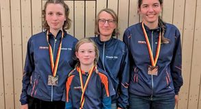 Bei der Langdistanz-DM errangen Annika Stamer, Solveig Burkhardt, Beate Stamer und Ieva Grahl Medaillen.