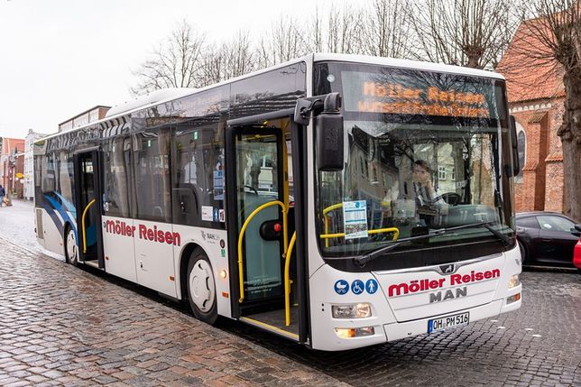 Durchgeführt werden die Busfahrten von Möller Reisen.
