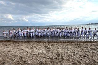 Gemeinsames Abschlusstraining aller Gruppen am Neustädter Strand. (Foto: Silvana Moreno)
