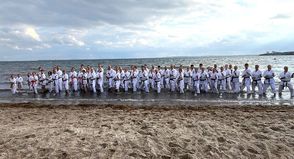 Gemeinsames Abschlusstraining aller  Gruppen  am  Neustädter  Strand. (Foto: Silvana Moreno)