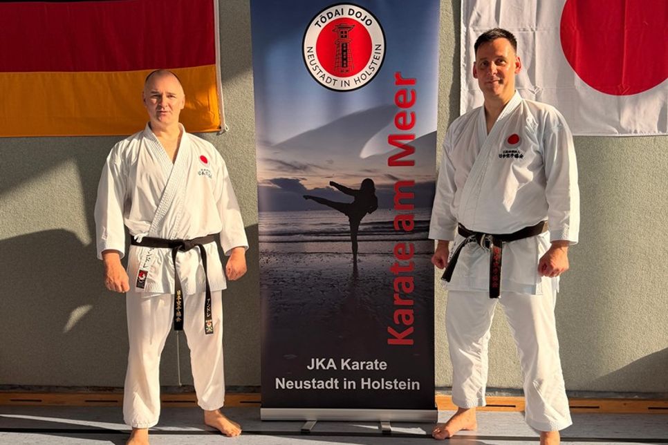 Dojoleiter André Klein (lks.) mit DJKB-Stützpunkttrainer Tobias Prüfert (6. DAN).(Foto Silvana Moreno)