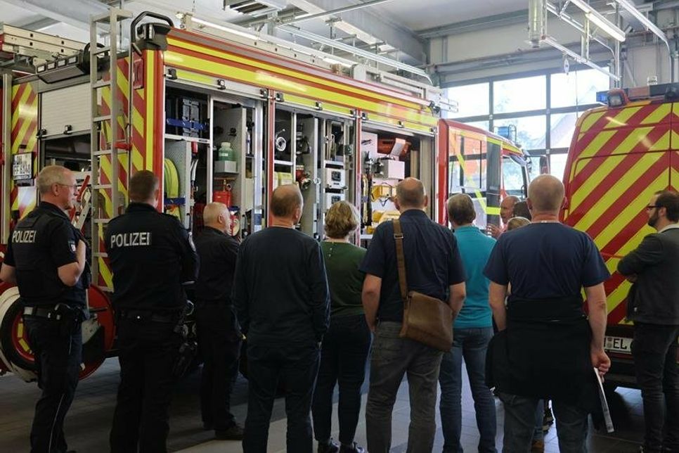 Vorstellung der Fahrzeuge der Feuerwehr Neustadt.