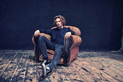 Michael Schulte stürmt aktuell mit dem Song „Waterfall“ die Charts.
