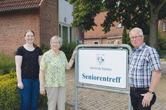Erika Behrend, Rainer Kock (beide Seniorenrat Ratekau) und Annika Gablowski (Gemeindeverwaltung) weisen auf die bevorstehende Seniorenratswahlen hin und bitten um Meldungen von Interessierten, die sich in der Vorstandsarbeit engagieren möchten.