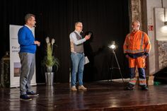 René Schlichting (ZVO), Jens Nordlohne (Moderator), Markus Schwartz (ZVO) bei der Präsentation der KI-gestützten Straßenzustandserfassung (v. lks.).