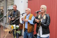 Straßenmusik vom Feinsten bot das Trio M4U mit ihren Kostproben aus dem „The Lou-Reed-Songbook“.