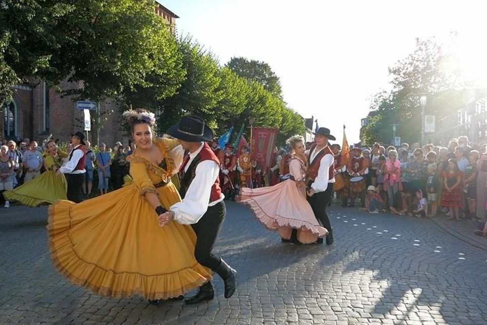 WICI Song and Dance Theatre (USA).