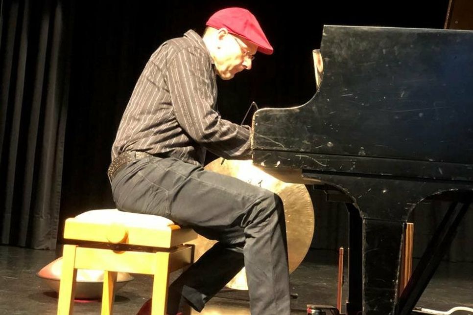 Bach, Gershwin, Paganini aber auch eigene Kompositionen gab der Musiker zu Gehör.