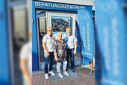 Die neue Führung der Vhs Bad Schwartau (v.l.): Leiter Jürgen Poepping, Kathrin Manthe, Leiterin der Geschäftsstelle, und Jens Homfeld, 1. Vorsitzender.