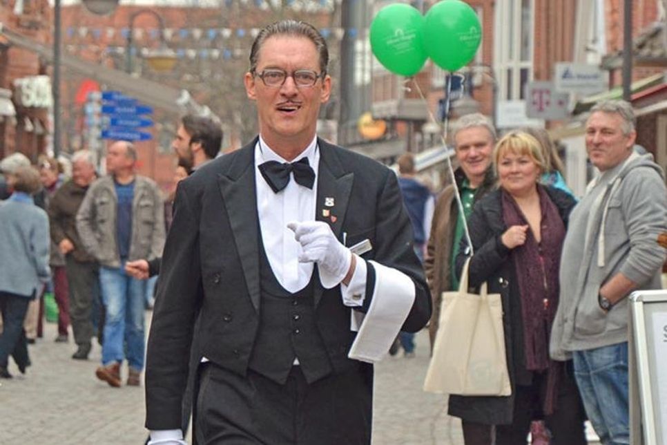 Butler Ernst Alfred – stets zu Diensten.