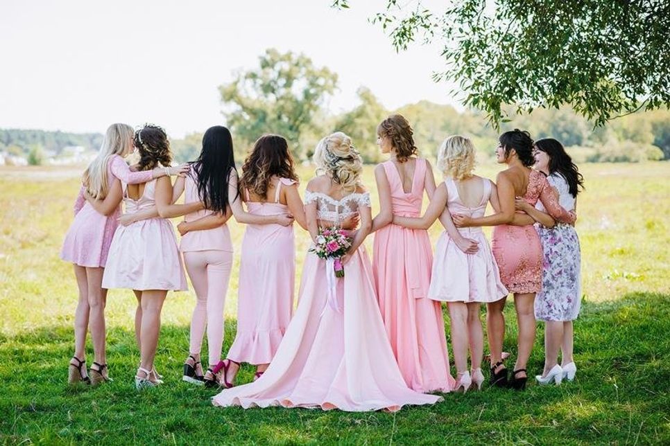 Wie viele Gäste dürfen derzeit beispielsweise zu einer Hochzeit kommen?