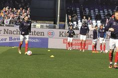 Die Störche (l. Julian Korb) konzentriert beim „Warm up“.
