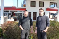 Die Zwei von der Tankstelle: Oleg Petljuk und Marcel Müller (re.) sind die neuen Inhaber.