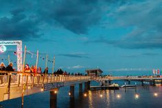 Gemeinsam feiern Einheimische und Gäste in der Lübecker Bucht noch einmal den Spätsommer mit einem stimmungsvollen Festwochenende.
