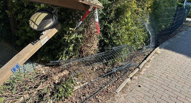 Nach der Kollision entfernte sich der Fahrzeugführer in unbekannte Richtung.